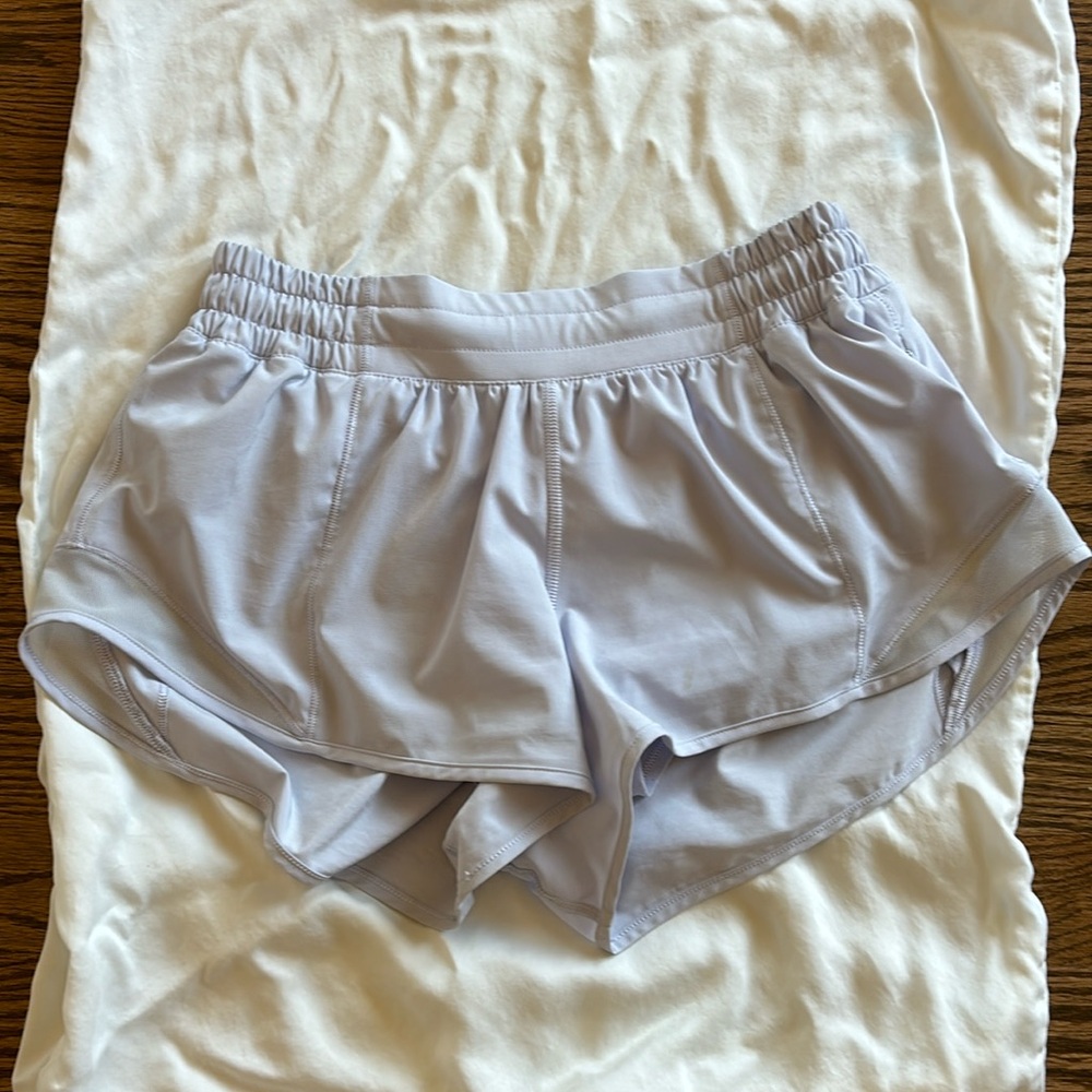 Lululemon periwinkle hotty hot shorts 2.5” size 4